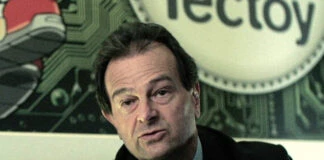 Biografia: Stefano Arnhold Stefano Arnhold