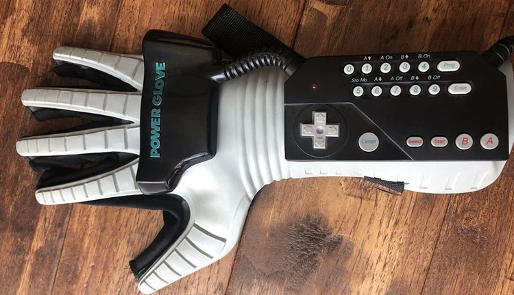 Power Glove luva